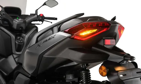 Yamaha chính thức ra mắt ‘vua xe ga’ 292cc mới ấn tượng hơn Honda SH: Có ABS 2 kênh và TCS, giá cạnh tranh