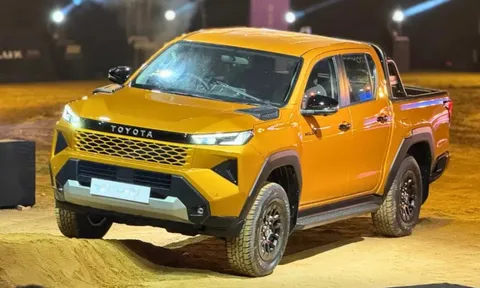 Toyota chính thức ra mắt ‘vua bán tải’ mới cực ‘chất’, khắc chế cứng Ford Ranger với mức giá hấp dẫn