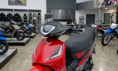 ‘Vua xe số’ 110cc mới của Ý chính thức ra mắt: Thiết kế ‘nét’ hơn Honda Future, trang bị bỏ xa Wave Alpha và RSX, giá rẻ
