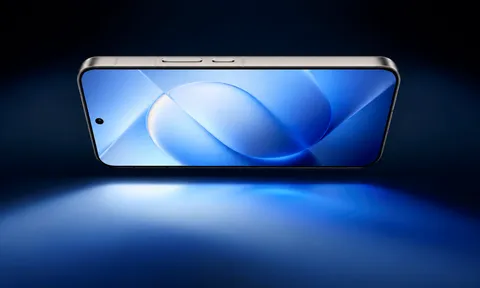iQOO 16 chính thức ra mắt: Màn hình 165Hz, pin khủng 8.400mAh cùng giá bán từ 21,3 triệu đồng