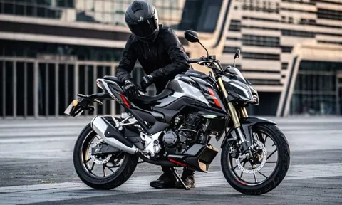 ‘Vua côn tay’ mới phân khúc trên Yamaha Exciter và Honda Winner R ra mắt: Thương hiệu Ý, động cơ 250cc, giá cực mềm
