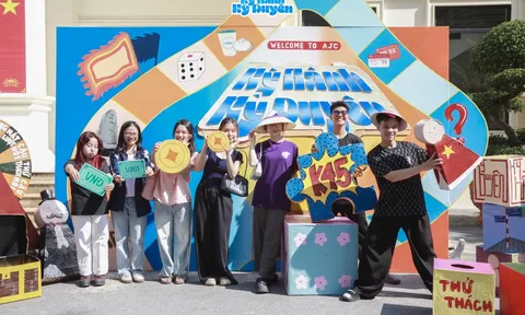 Photobooth Welcome to AJC 2025: Bến hội ngộ rực rỡ cho các tân binh trường Báo