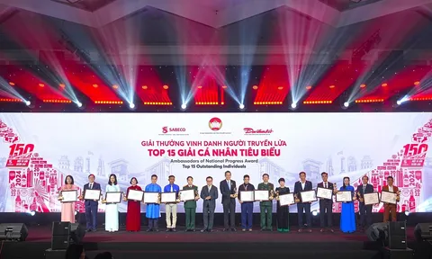 Ủy ban Trung ương Mặt trận Tổ quốc Việt Nam cùng Sabeco và Báo Đại Đoàn Kết công bố top 15 gương mặt "Truyền lửa", chính thức khép lại chiến dịch "150 năm di sản vươn cao"