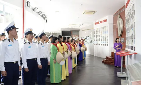 Học viện Hải quân dâng hương tưởng nhớ các Liệt sĩ Gạc Ma