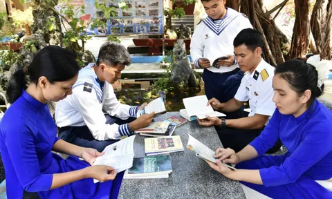 Văn hóa đọc - nét đẹp trầm lắng vẫn lan tỏa nơi đầu sóng Trường Sa