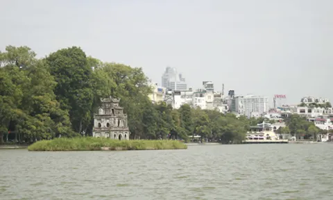 Hồ Gươm qua góc nhìn của bạn bè quốc tế: Từ di sản đến không gian kết nối