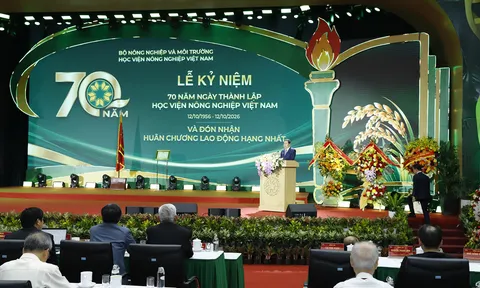 Học viện Nông nghiệp Việt Nam kỷ niệm 70 năm thành lập và đón nhận Huân chương Lao động hạng Nhất