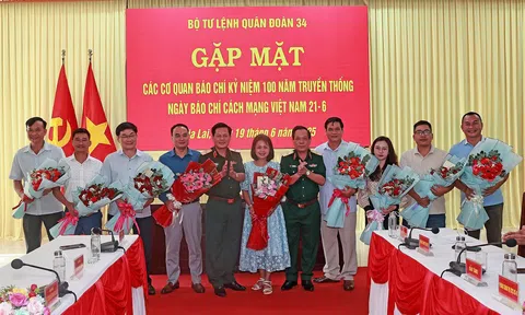 Quân đoàn 34 và Binh đoàn 15 gặp mặt các cơ quan báo chí nhân kỷ niệm 100 năm Ngày Báo chí cách mạng Việt Nam