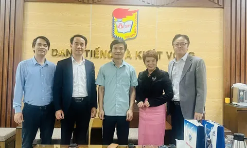 Viện Khoa học Giáo dục Toàn cầu trao hàng trăm suất học bổng du học ngành Bán dẫn cho học sinh Chuyên Hùng Vương