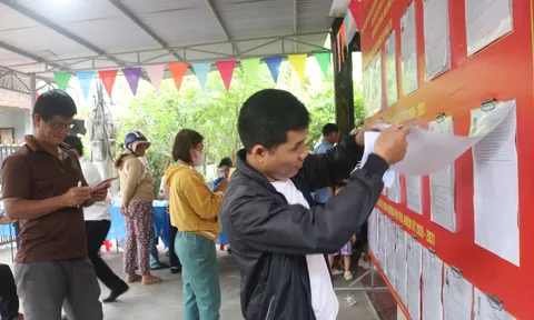 Quê tôi rộn ràng ngày hội bầu cử