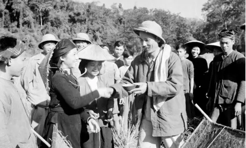 Từ "Vần công" đến "Tổ đổi công": Quá trình liên kết tự nguyện trong kháng chiến (Bài 02)