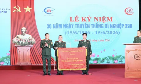 Xí nghiệp 296 (Tổng công ty 319, Bộ Quốc phòng) long trọng tổ chức Lễ kỷ niệm 30 năm Ngày truyền thống và đón nhận Thư khen của Bộ trưởng Bộ Quốc phòng