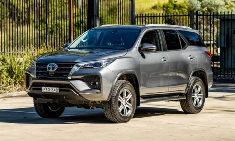 Doanh số thua xa đối thủ, Toyota Fortuner bị khai tử tại một thị trường