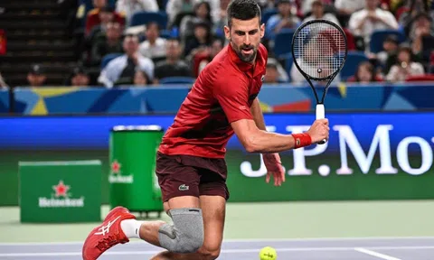 Kết quả tennis 5/10: Alcaraz-Sinner nhàn nhã, Djokovic thắng nhọc