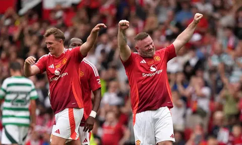 Rooney tự chế giễu mình sau khi ghi bàn cho MU