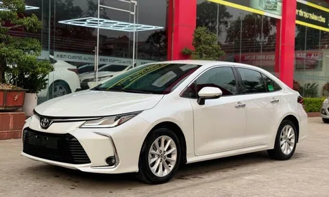 Sau 2 năm lăn bánh, Toyota Corolla Altis 2022 chạy lướt lên sàn xe cũ với giá khó tin