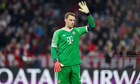 Tại sao Bayern Munich thay thủ môn Neuer đầu hiệp 2?