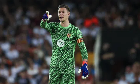 Một đêm thi đấu khó quên của Ter Stegen cũng Eric Garcia