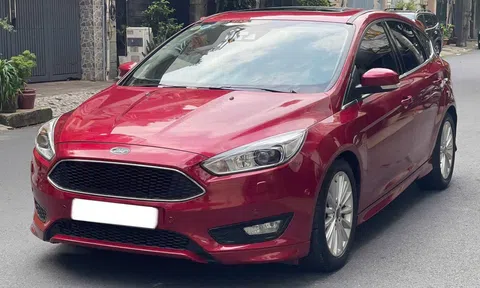 Ford Focus 2016 sau 8 năm lăn bánh rao bán chỉ ngang xe hạng A