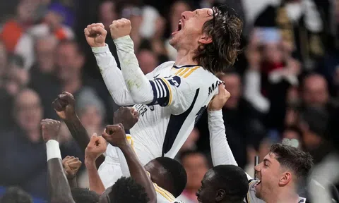 Chuyển nhượng tối 2/10: Người thay thế Modric xuất hiện, Liverpool quyết mua Branthwaite