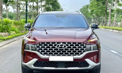 Ngỡ ngàng giá bán lại của Hyundai Santa Fe 2022 sau 2 năm lăn bánh tại Việt Nam