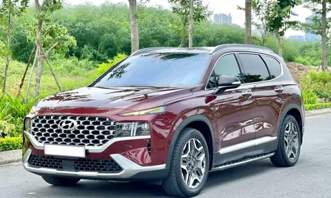 Sử dụng 2 năm, Hyundai Santa Fe 2022 được chủ nhân bán lại với giá khó tin