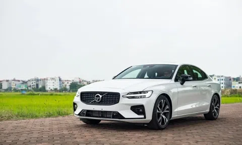 Volvo S60 2020 rao bán ngang ngửa Toyota Camry sau khi "lướt" 21.000 kilomet