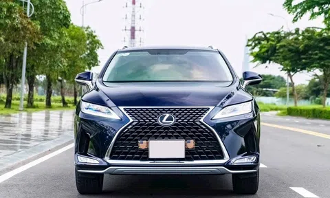 Mới chạy 16.000 km, Lexus RX 300 2021 'lướt' lên sàn xe cũ với giá khó tin