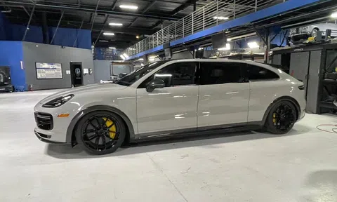 Chiêm ngưỡng Porsche Cayenne Turbo GT độ thành minivan của vợ Mark Zuckerberg