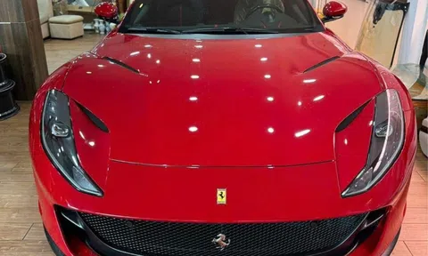 Siêu xe mui trần Ferrari 812 GTS cập bến Việt Nam, chỉ màu sơn đã có giá hơn 300 triệu đồng