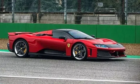 Chiêm ngưỡng siêu phẩm Ferrari F80 ngoài đời thực, giá quy đổi gần 100 tỷ đồng