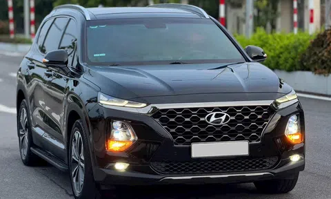 Hyundai SantaFe máy dầu 2020 rao bán khó tin trên sàn xe cũ