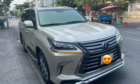 SUV hạng sang Lexus LX 570 2016 nhập Mỹ bán lại với giá khó tin sau 8 năm sử dụng