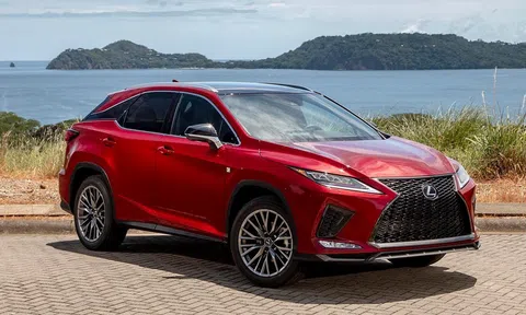 Xe sang Lexus RX 300 F Sport 2022 chạy lướt 14.000 km bán lại với giá thế nào?