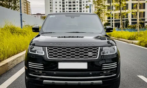 Giật mình Range Rover Autobiography 2014 độ form 2020 rao bán chỉ ngang Mercedes C300 sau 10 năm lăn bánh