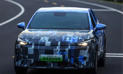 Geely phát triển hệ thống hybrid giúp xe có tầm hoạt động gần 2.400 km