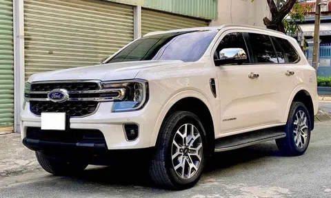 SUV 7 chỗ Ford Everest 2023 bán lại với giá bao nhiêu sau 1 năm lăn bánh?