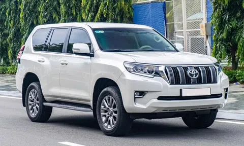 Bất ngờ giá bán của ‘SUV chủ tịch’ Toyota Land Cruiser 2021 sau 3 vạn km sử dụng