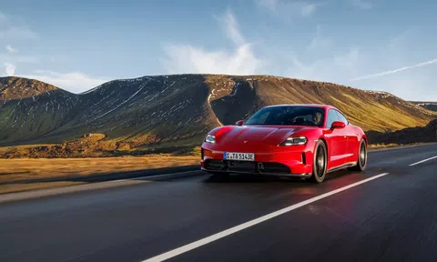 Porsche Taycan 2025 ra mắt thêm hai biến thể mới, bản GTS mạnh đến 690 mã lực