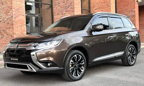 Lăn bánh 4 vạn km, Mitsubishi Outlander Premium 2021 rao bán ngang xe hạng B