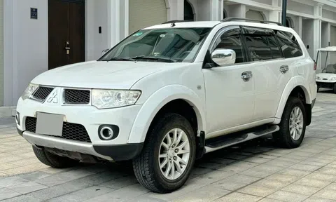 Lăn bánh hơn 1 thập kỷ, Mitsubishi Pajero Sport 2013 rao bán rẻ hơn Kia Morning số sàn