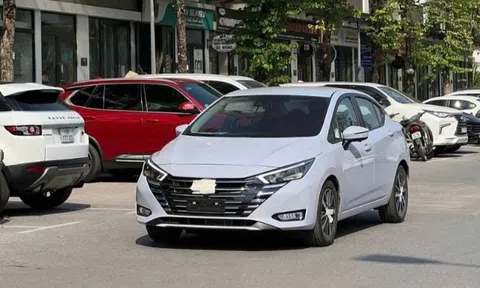 Nissan Almera 2024 bất ngờ xuất hiện trên phố Việt: Ngoại hình giống bản Thái Lan, thêm trang bị đấu Vios