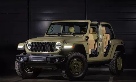 Jeep Wrangler ra mắt phiên bản đặc biệt, lột xác hoàn toàn thành xe quân sự