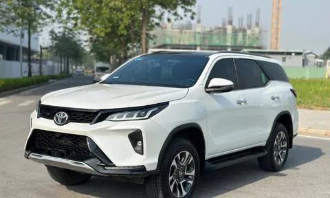 Toyota Fortuner Legender bổ sung thêm phiên bản máy xăng: Đắt hơn 45 triệu, dự kiến ra mắt vào tháng sau