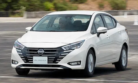 Nissan Almera 2024 bản cao nhất được trưng bày tại đại lý trước thềm ra mắt Việt Nam