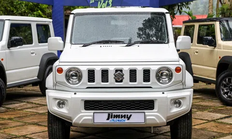 Suzuki Jimny Arctic - Phiên bản giới hạn với lớp ngoại thất trắng toát độc đáo