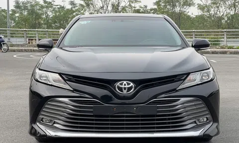 Lăn bánh 4,8 vạn kilomet, Toyota Camry 2020 rao bán chỉ ngang Mazda CX-5