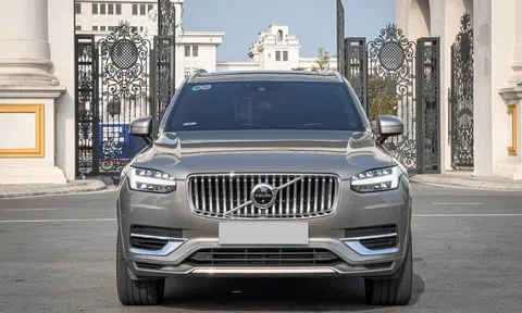 SUV hạng sang Volvo XC90 hybrid 2021 chạy lướt 3 năm lên sàn xe cũ với giá thế nào?