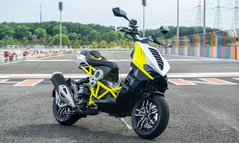 Italjet Dragster 300 ra mắt tại Việt Nam: Xe tay ga phong cách Urban SuperBike