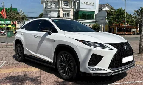 Lăn bánh 3 năm, SUV hạng sang Lexus RX 300 F Sport 2021 bán lại với giá khó tin